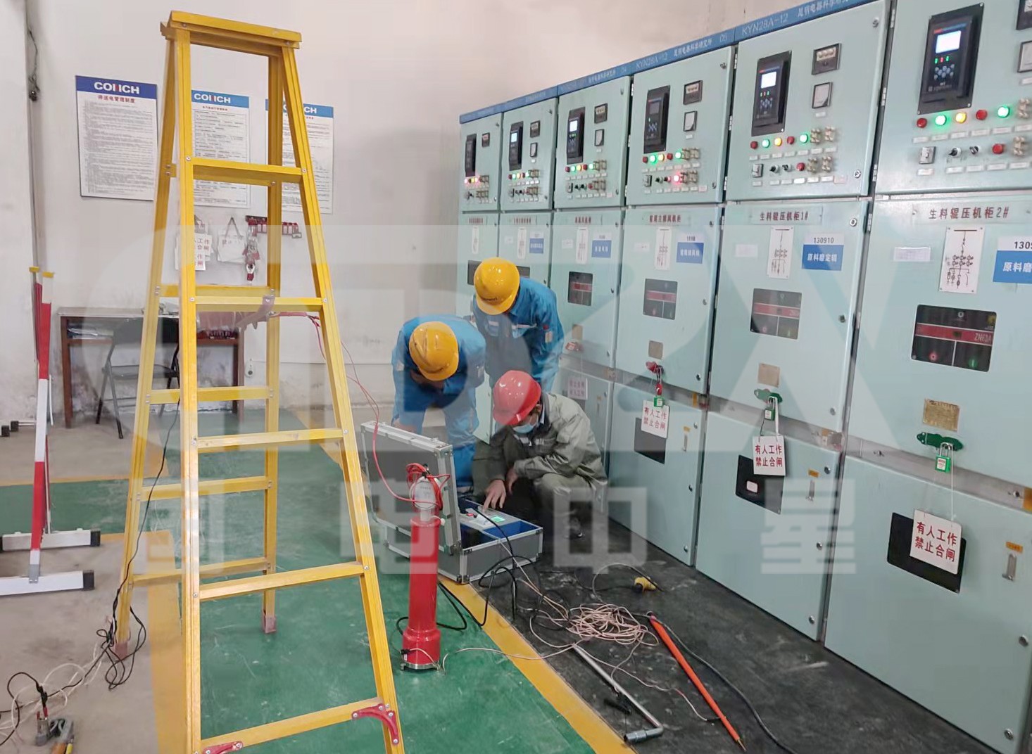 试验现场.jpg 试验现场.jpg